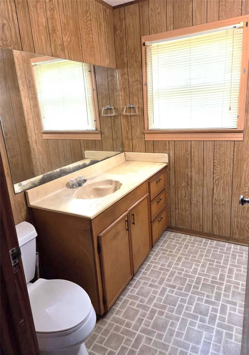 702 E Trinity Street Victoria, TX 77901