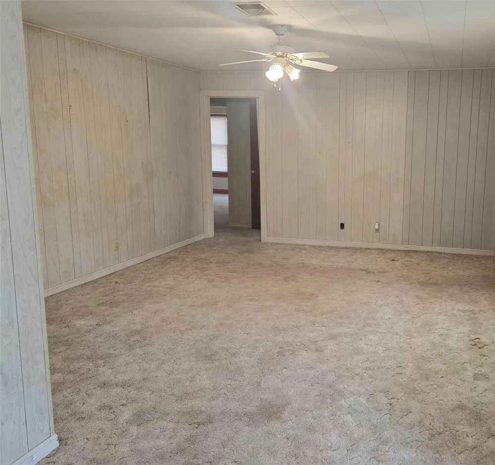 702 E Trinity Street Victoria, TX 77901