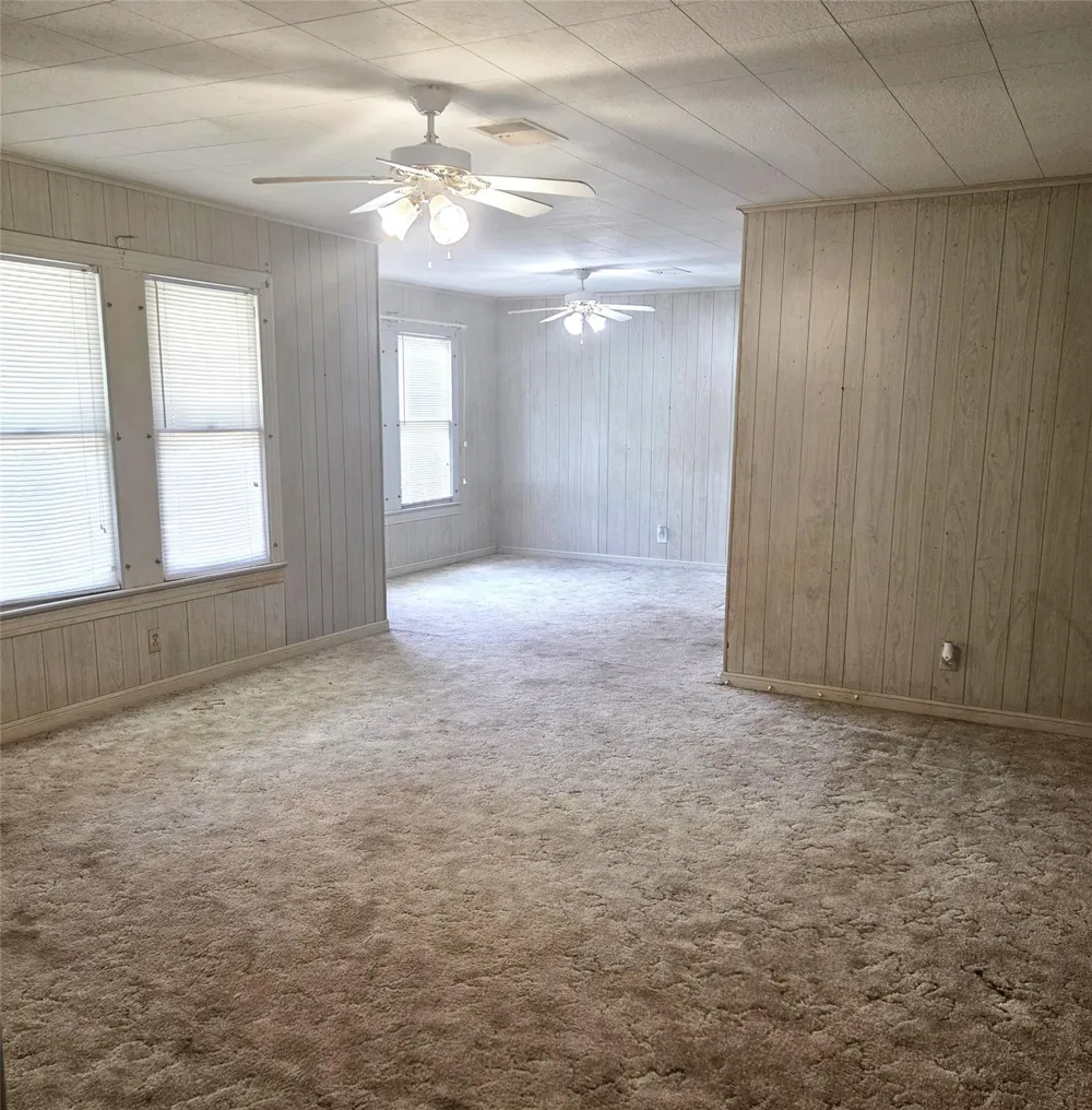 702 E Trinity Street Victoria, TX 77901