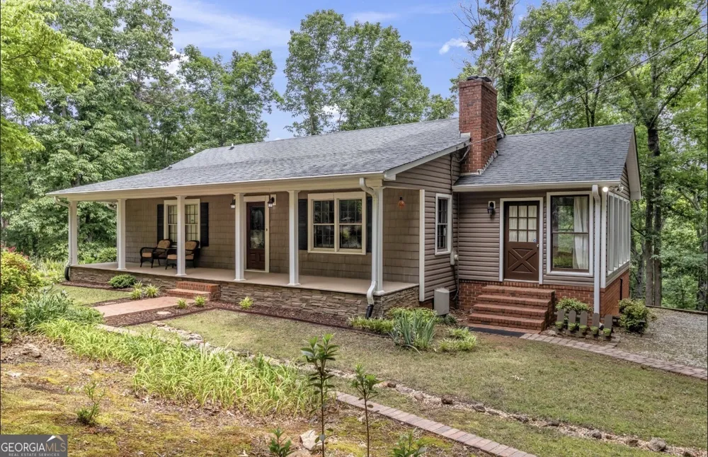 285 Wolf Den RD Royston, GA 30662