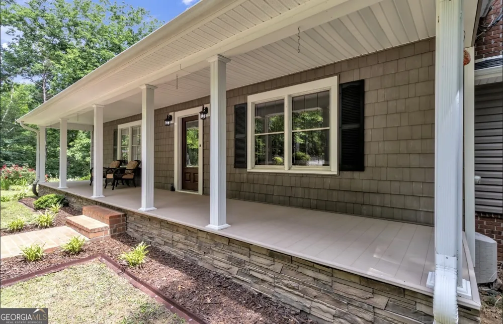 285 Wolf Den RD Royston, GA 30662