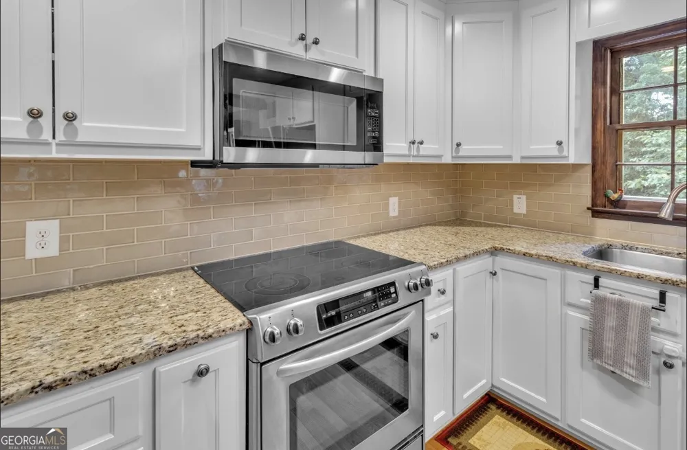 285 Wolf Den RD Royston, GA 30662