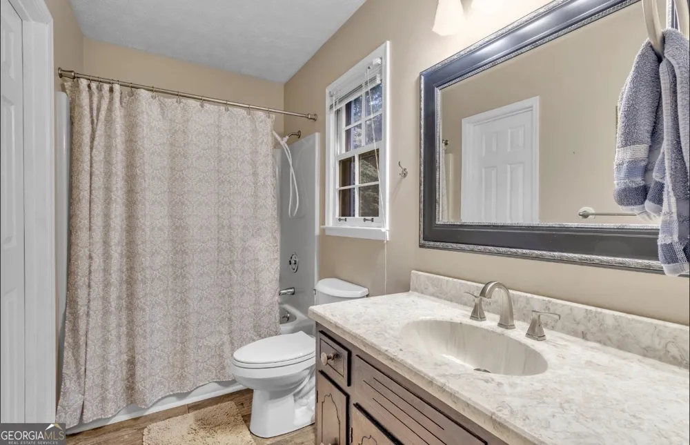285 Wolf Den RD Royston, GA 30662