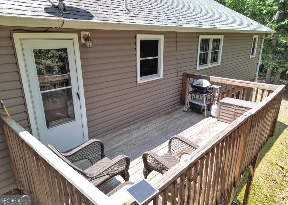 285 Wolf Den RD Royston, GA 30662