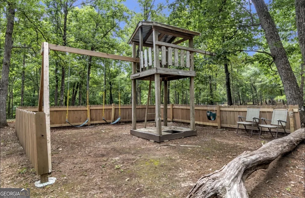 285 Wolf Den RD Royston, GA 30662