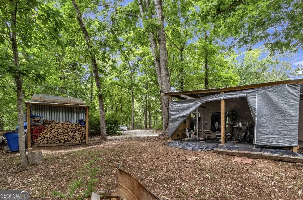 285 Wolf Den RD Royston, GA 30662