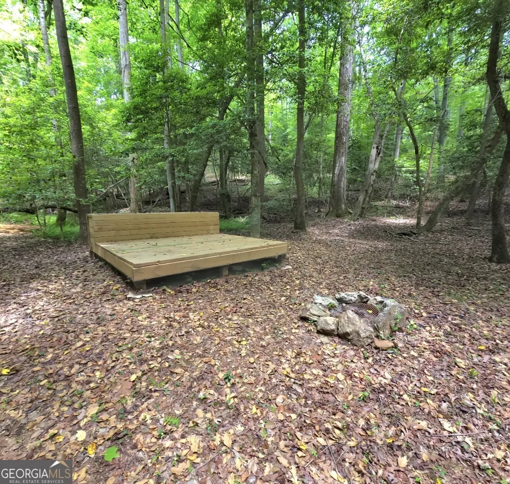 285 Wolf Den RD Royston, GA 30662