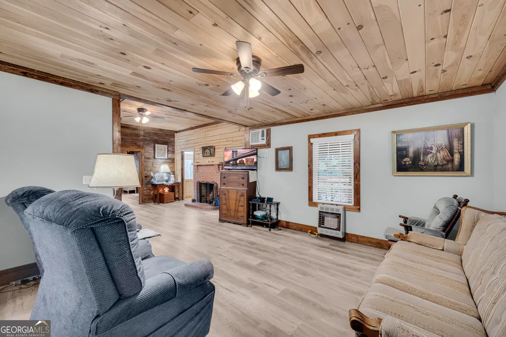 2657 Wolf Pit Eastanollee, GA 30538