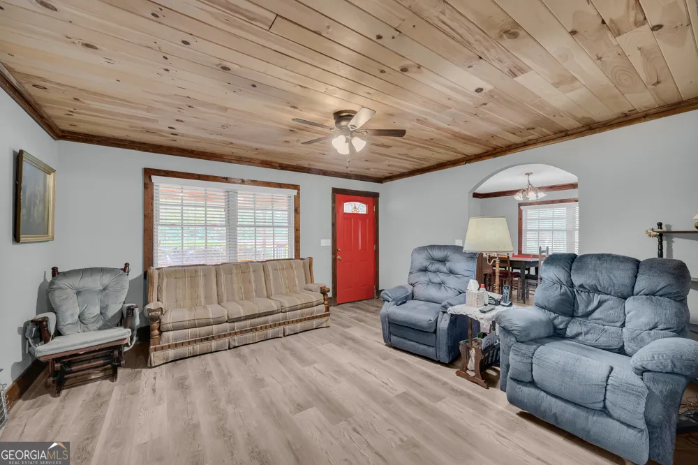2657 Wolf Pit Eastanollee, GA 30538