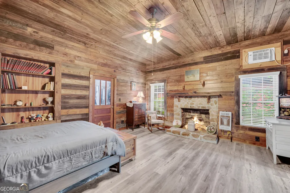 2657 Wolf Pit Eastanollee, GA 30538