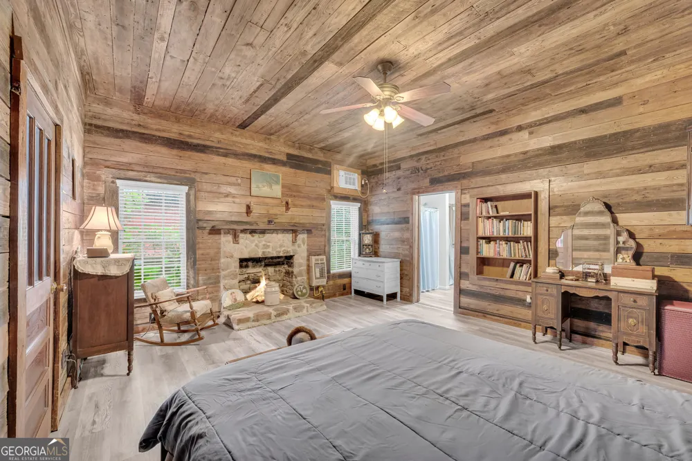 2657 Wolf Pit Eastanollee, GA 30538