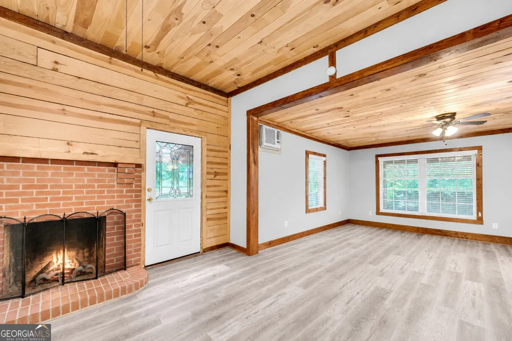 2657 Wolf Pit Eastanollee, GA 30538