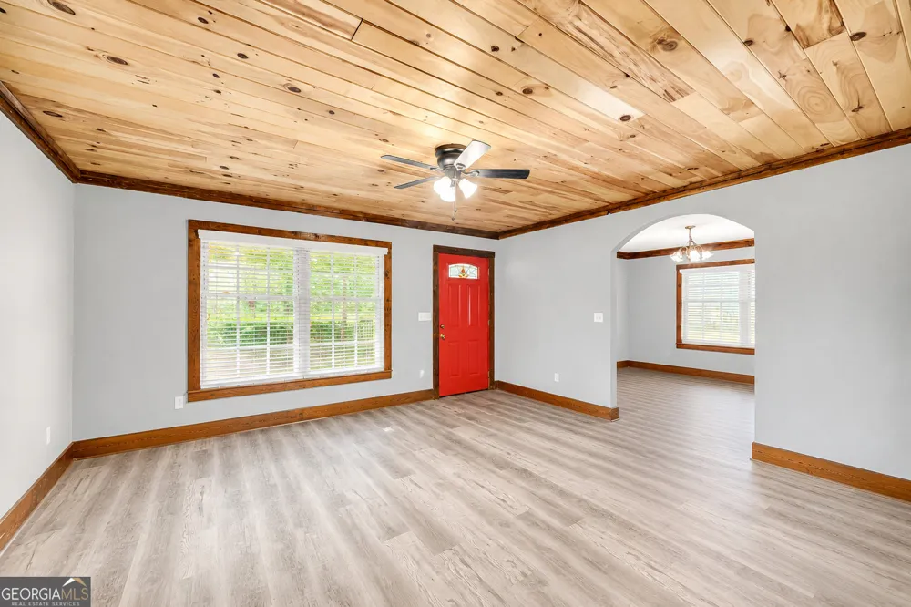 2657 Wolf Pit Eastanollee, GA 30538