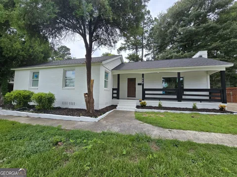 558 Forest AVE