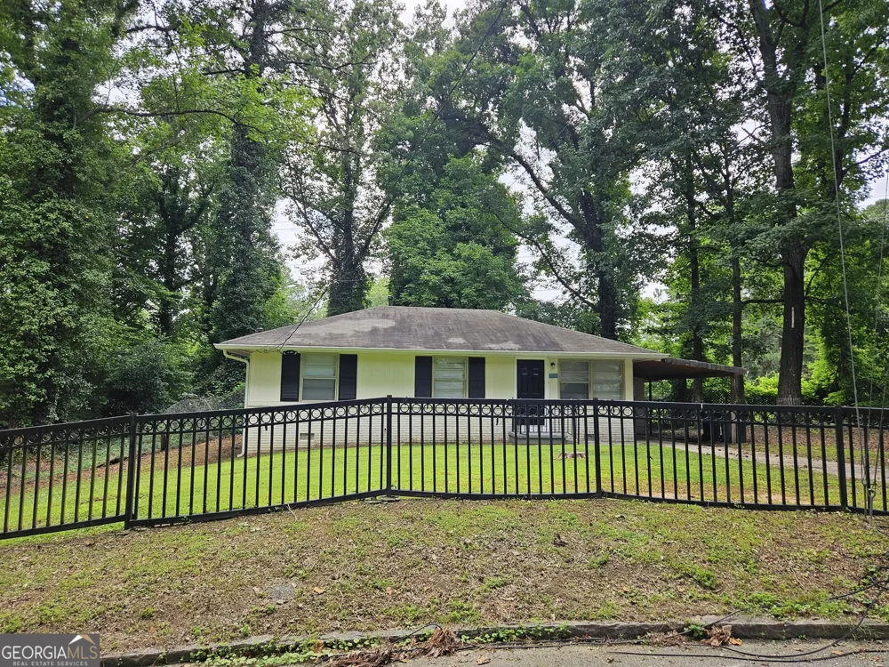 3069 McKenzie RD East Point, GA 30344