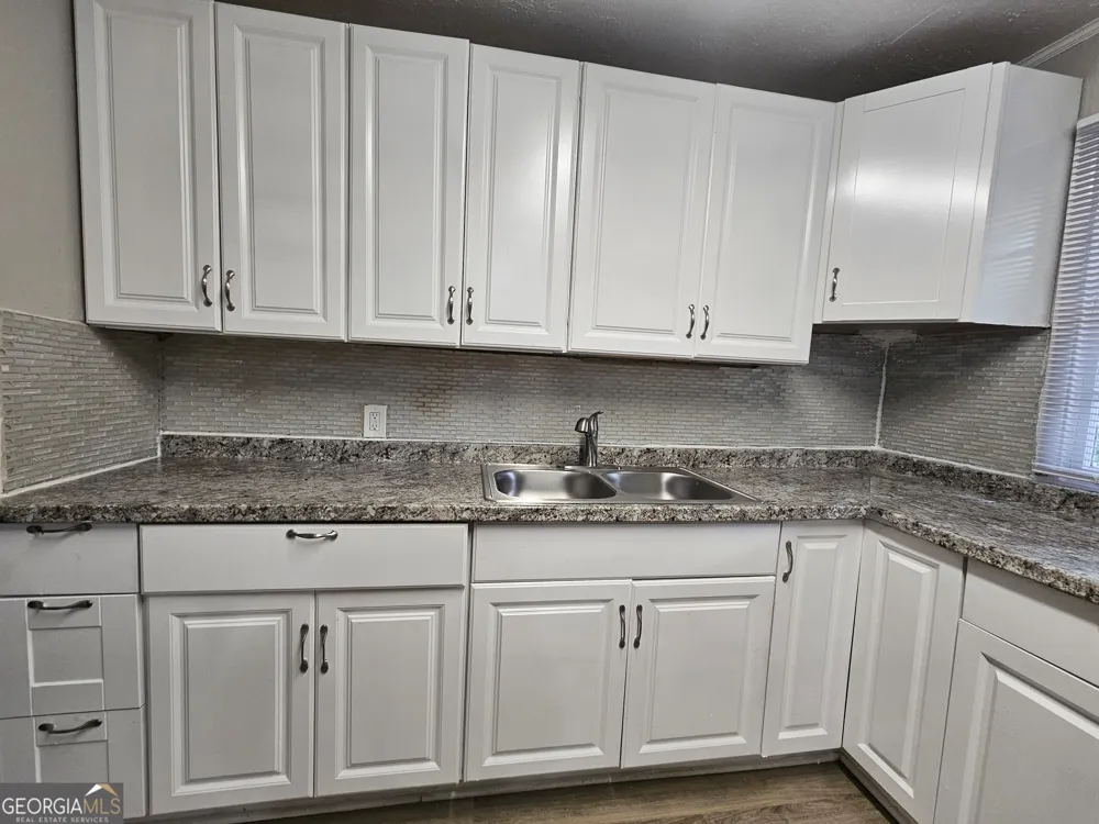 3069 McKenzie RD East Point, GA 30344