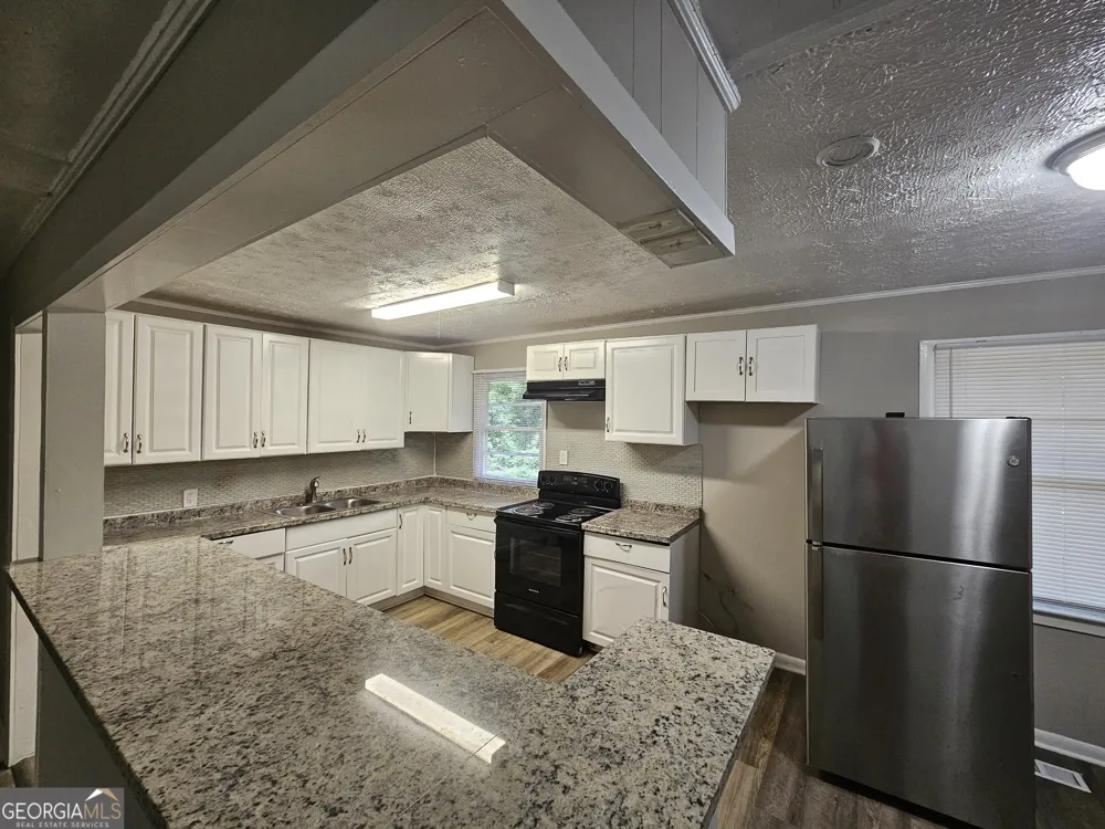 3069 McKenzie RD East Point, GA 30344
