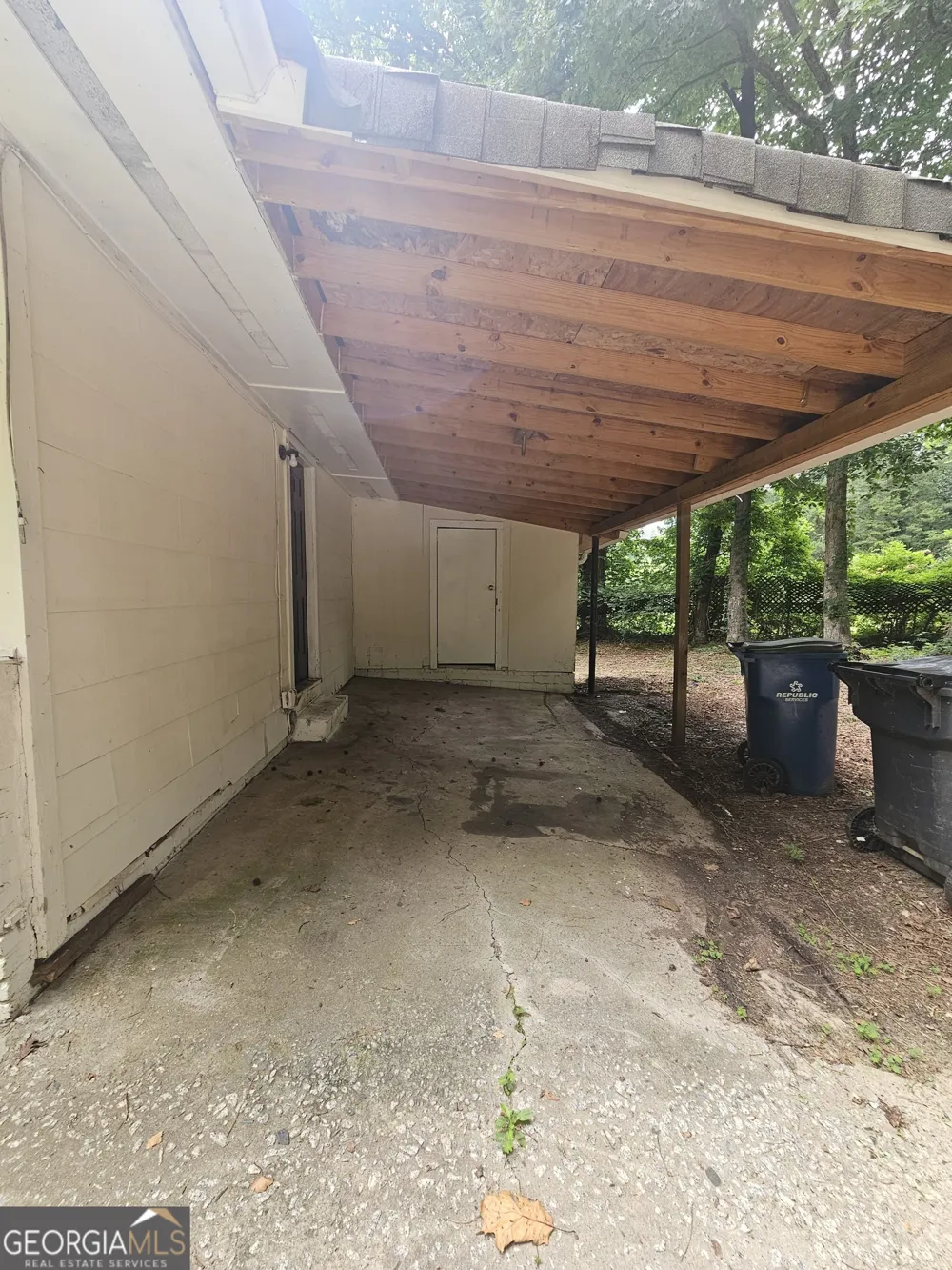3069 McKenzie RD East Point, GA 30344