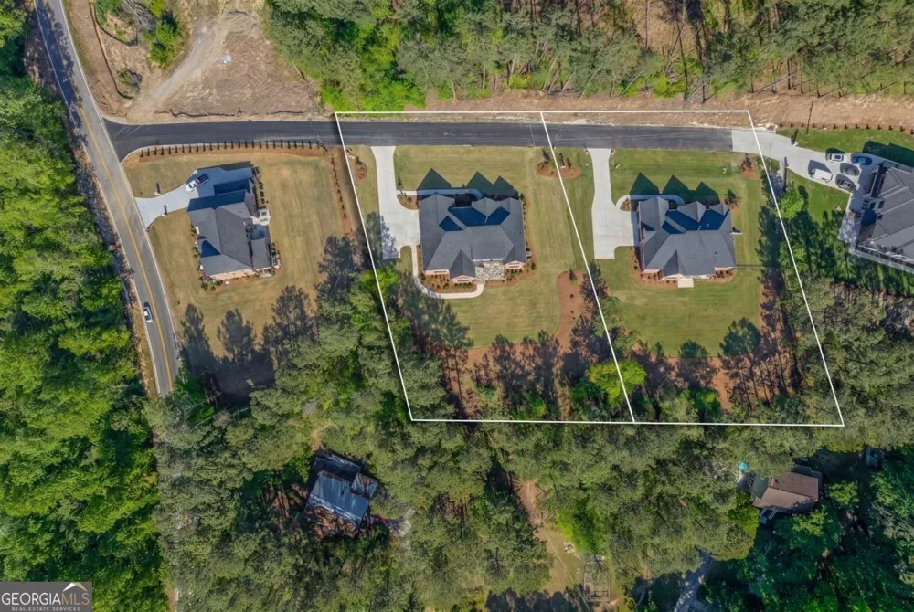 1561 Whitley RD Dacula, GA 30019
