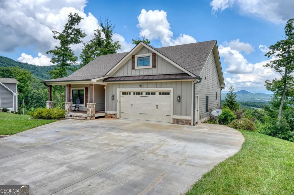 25 Ivy Log Heights SPUR Young Harris, GA 30582