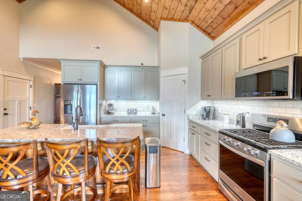 25 Ivy Log Heights SPUR Young Harris, GA 30582