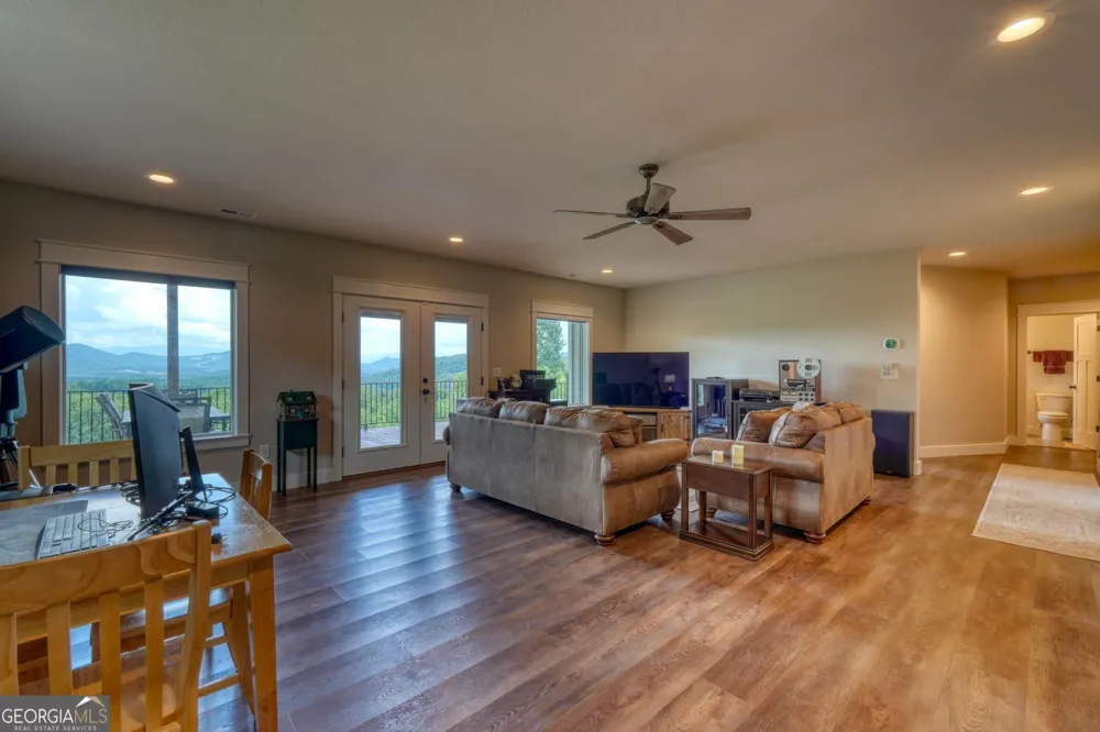 25 Ivy Log Heights SPUR Young Harris, GA 30582
