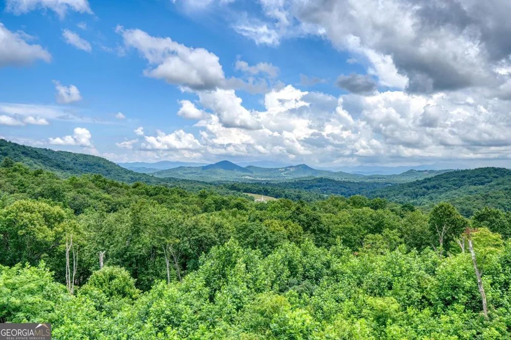 25 Ivy Log Heights SPUR Young Harris, GA 30582