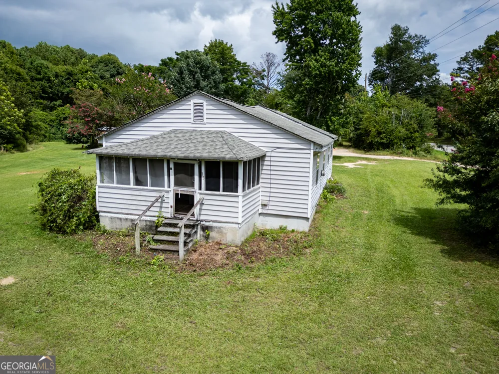 15 Flat Rock RD Oxford, GA 30054