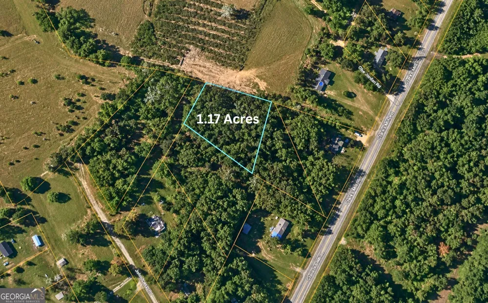 1002 Hodges RD Louisville, GA 30434