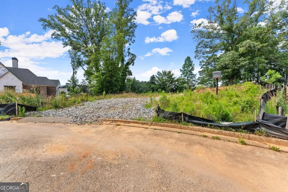 5060 Kings Close Milton, GA 30004