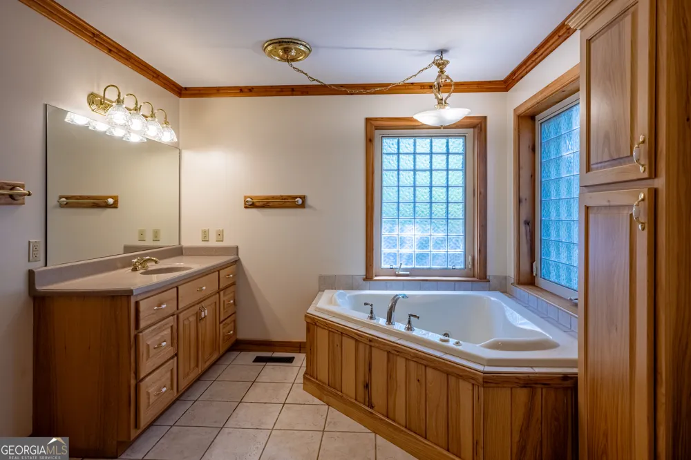 198 Stonecreek DR Franklin, NC 28734