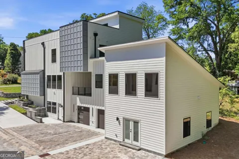 419 Westside DR