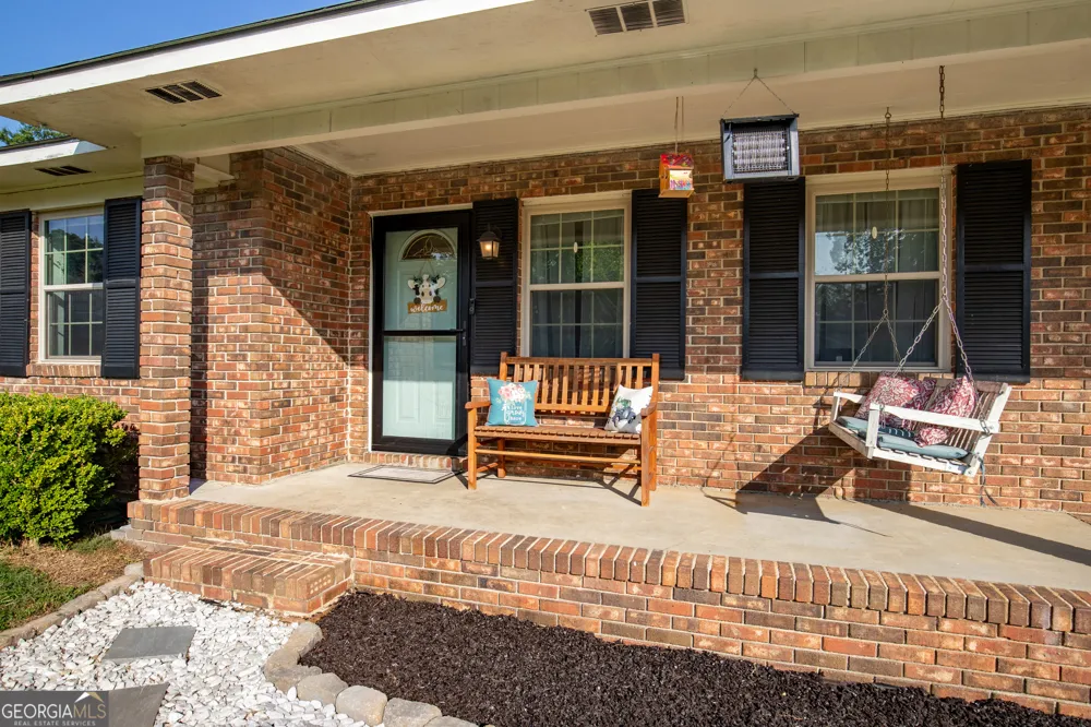 110 Queen DR Glennville, GA 30427