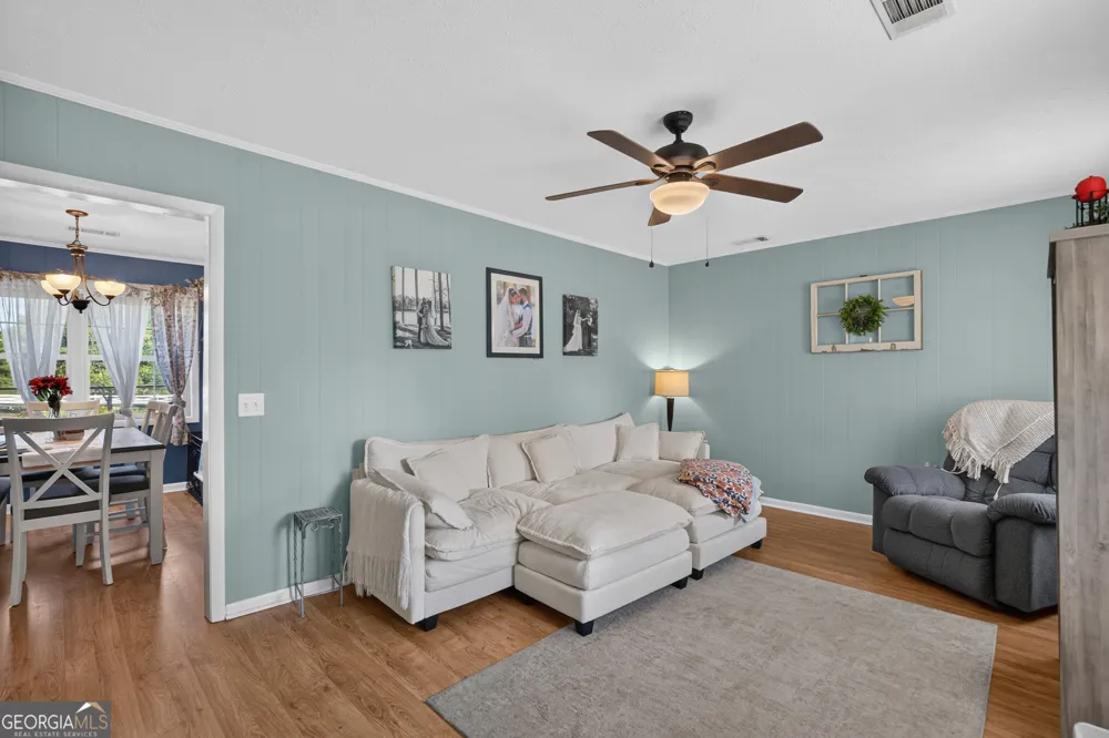 110 Queen DR Glennville, GA 30427