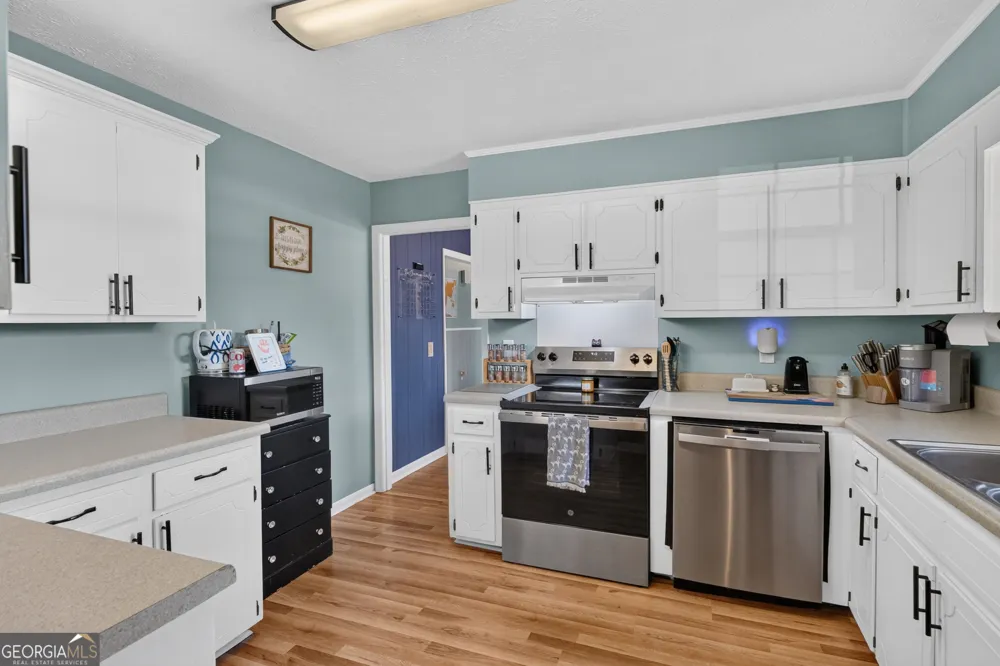 110 Queen DR Glennville, GA 30427