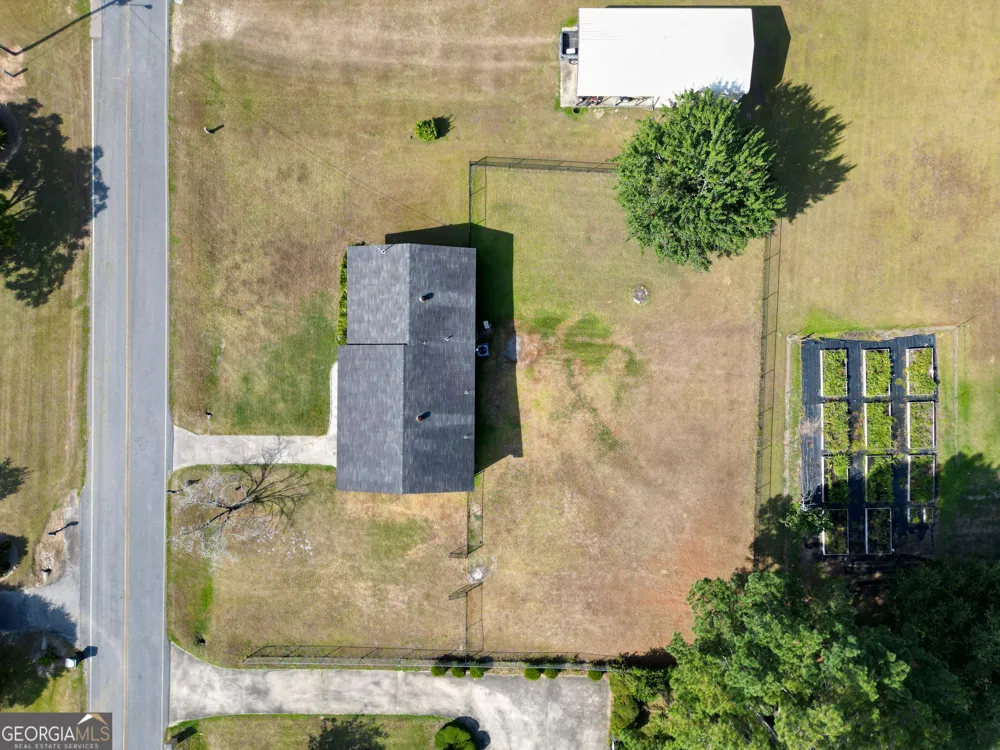 110 Queen DR Glennville, GA 30427