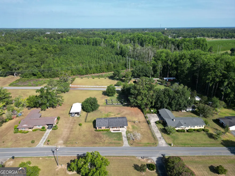 110 Queen DR Glennville, GA 30427