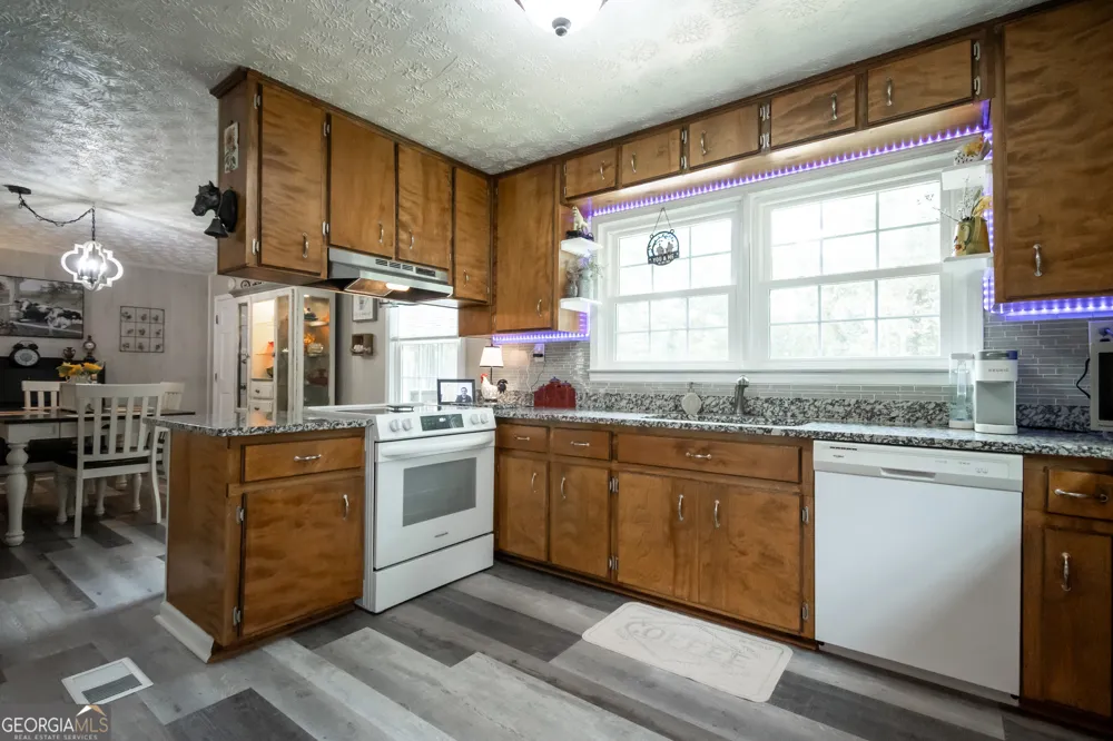 2014 Athens RD Royston, GA 30662