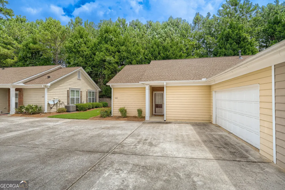 166 Camry LN Grayson, GA 30017