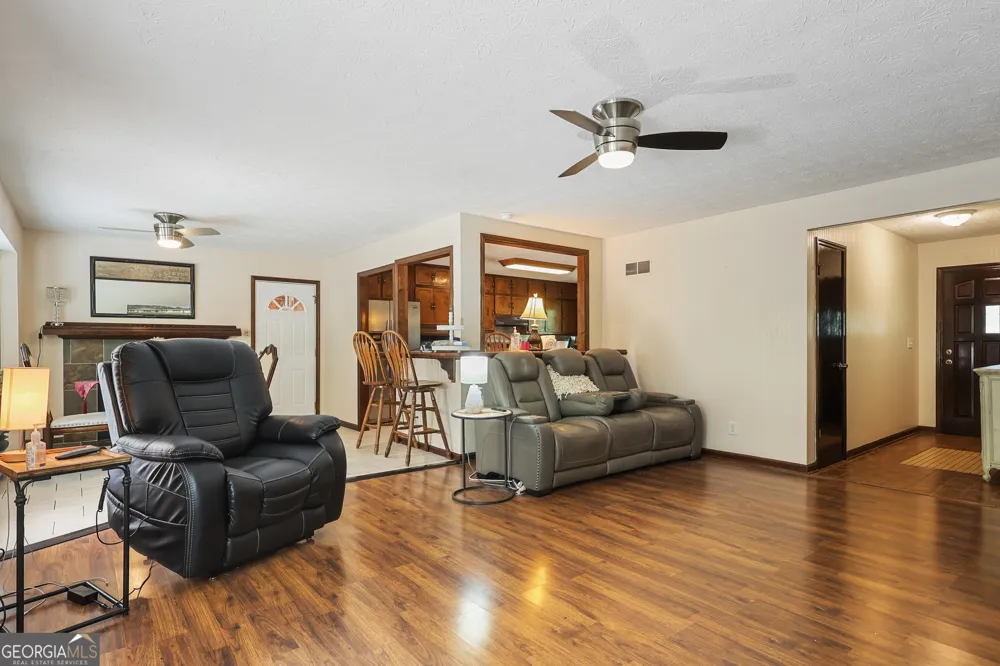 110 Drennan DR Fayetteville, GA 30215