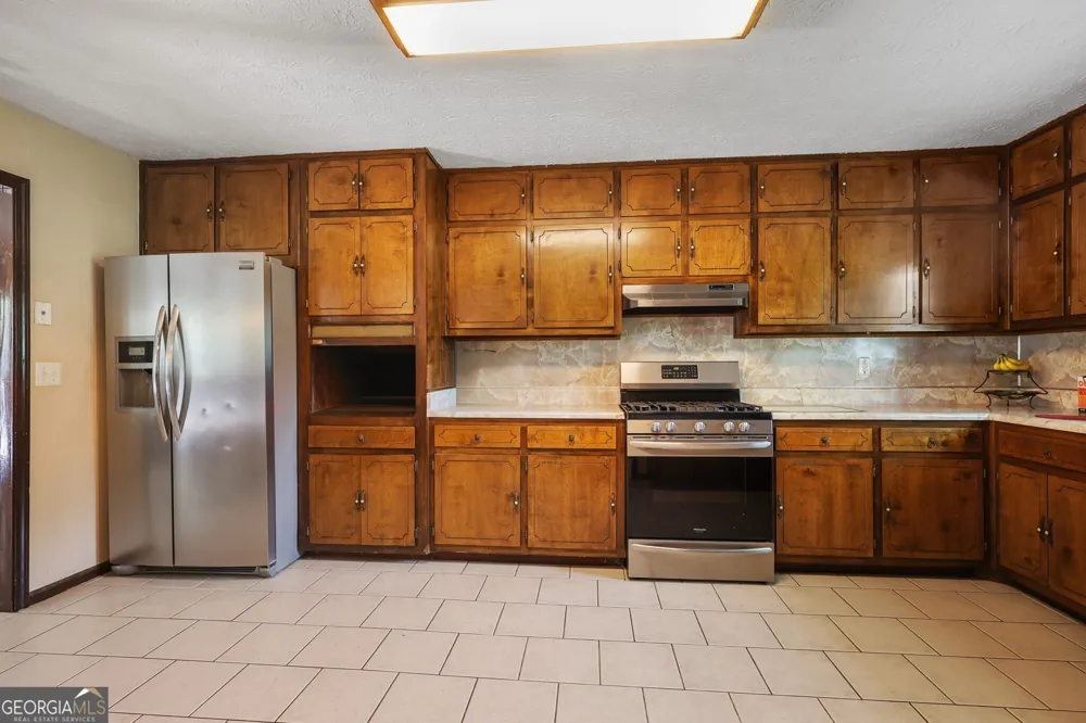 110 Drennan DR Fayetteville, GA 30215