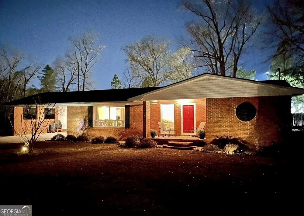 1816 Knox ST Dublin, GA 31021
