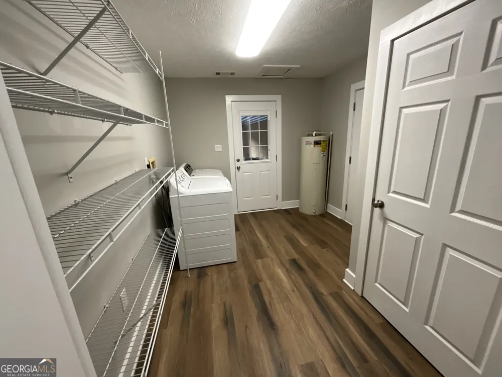 1857 Old Savannah RD Midville, GA 30441