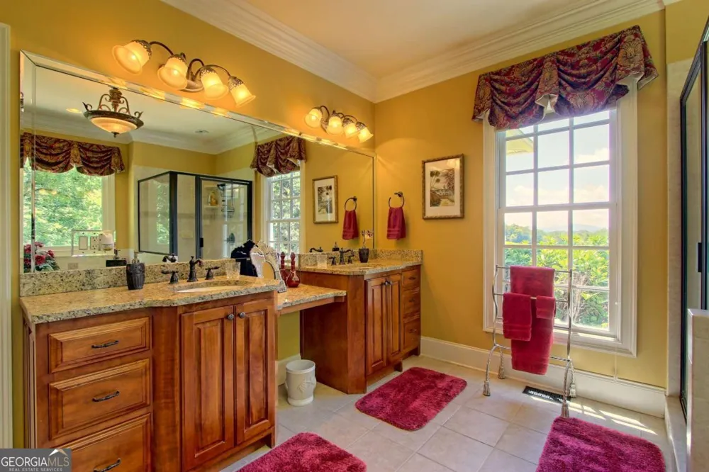 299 Old Homestead LN Hayesville, NC 28904