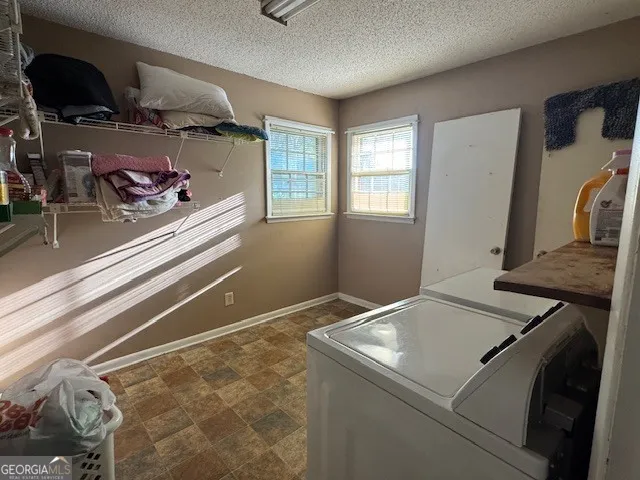 306 Hillcrest AVE Warner Robins, GA 31088