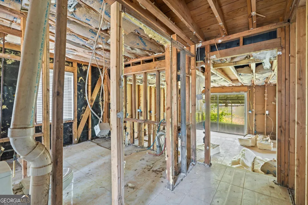 178 Southern Shores RD Jackson, GA 30233