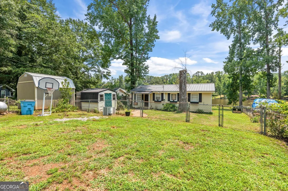 178 Southern Shores RD Jackson, GA 30233