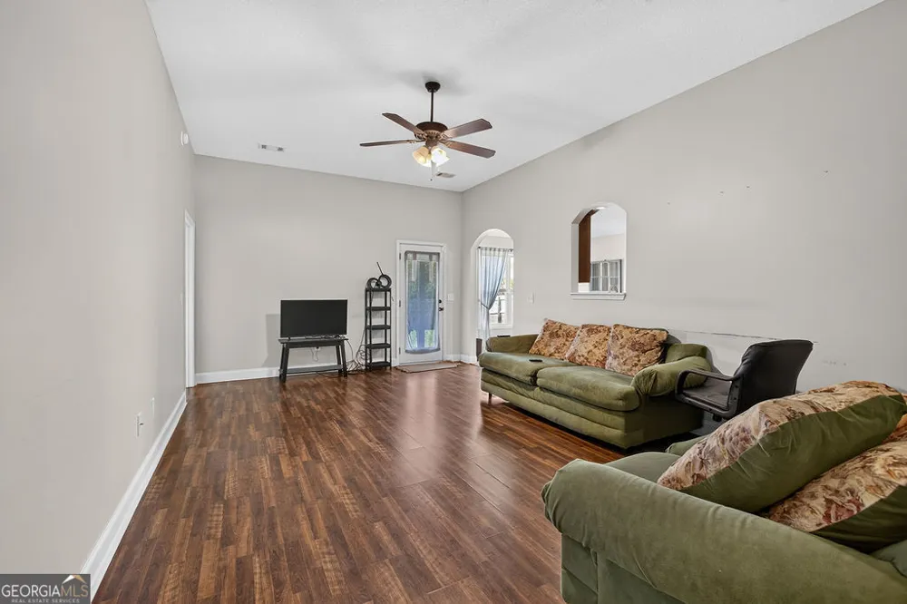 111 Winsted CT Perry, GA 31069