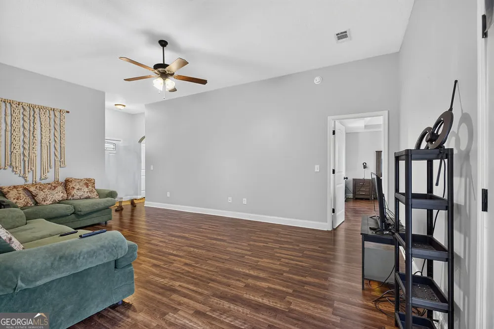 111 Winsted CT Perry, GA 31069