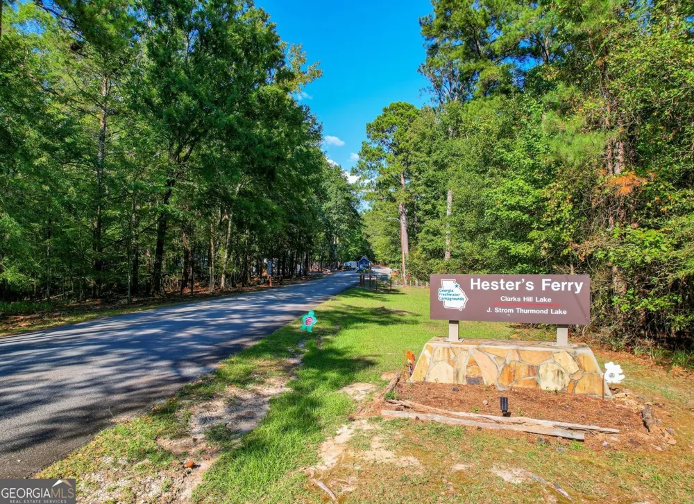 1416 Rock Point CV Tignall, GA 30668
